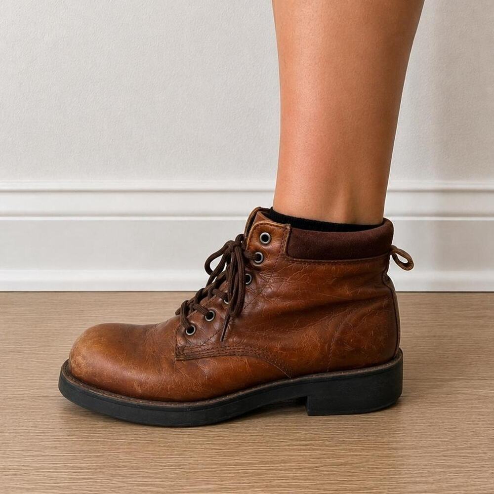 Womens size 9 vintage y2k American Eagle distressed boot